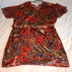 Just My Size Women's Plussize Paisley Poppies Belted Robe. 1X Sleepwear Comfy